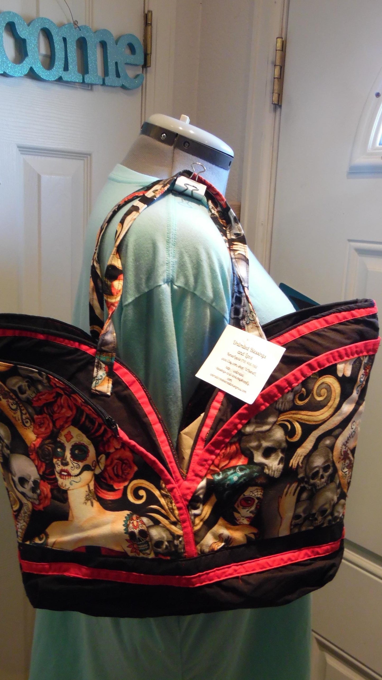 Las Elegantes Large Pocket Tote