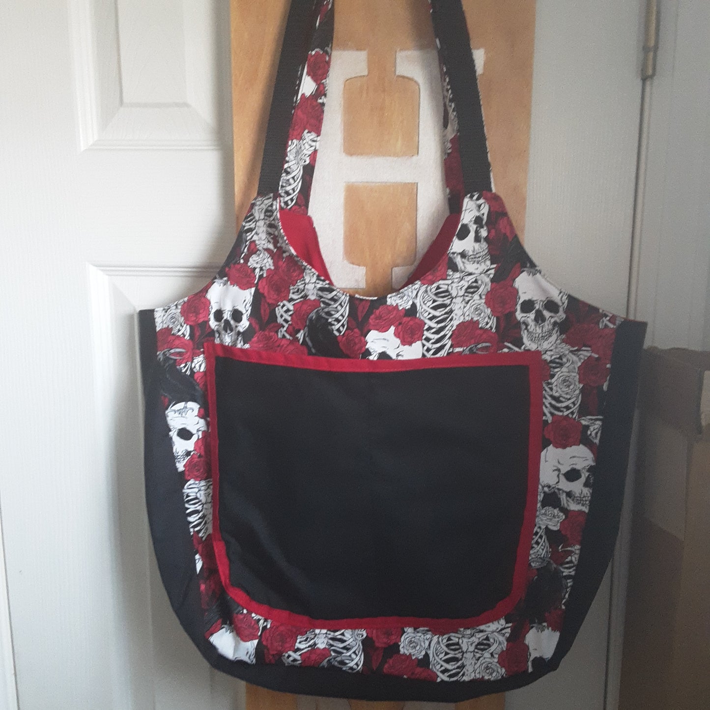 Larkspur Tote in Skulls with Roses