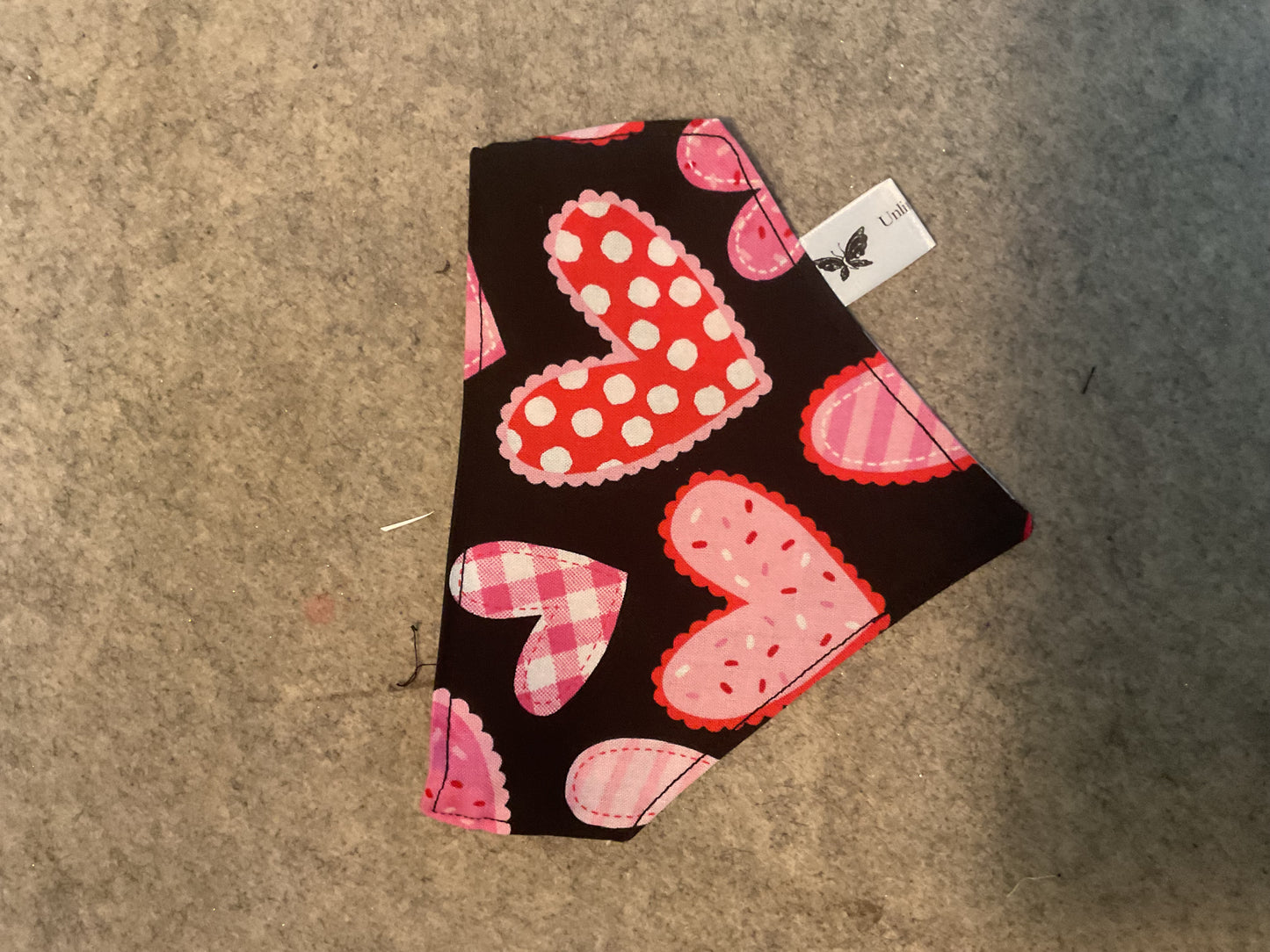 🐾 "No-Collar" Pet Scrunchy Bandanna Hearts