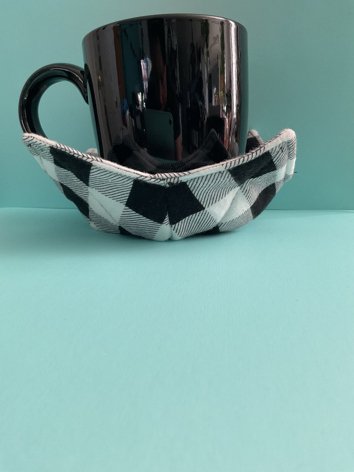 Small Bowl Holder in Black and White Plaid