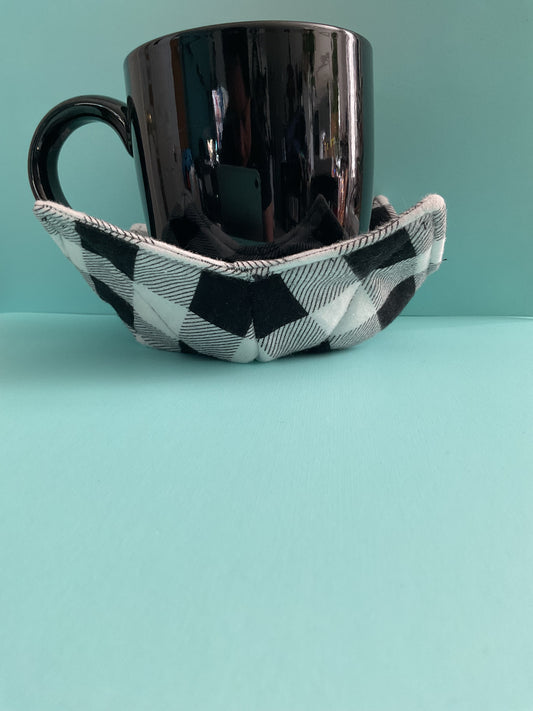 Small Bowl Holder in Black and White Plaid