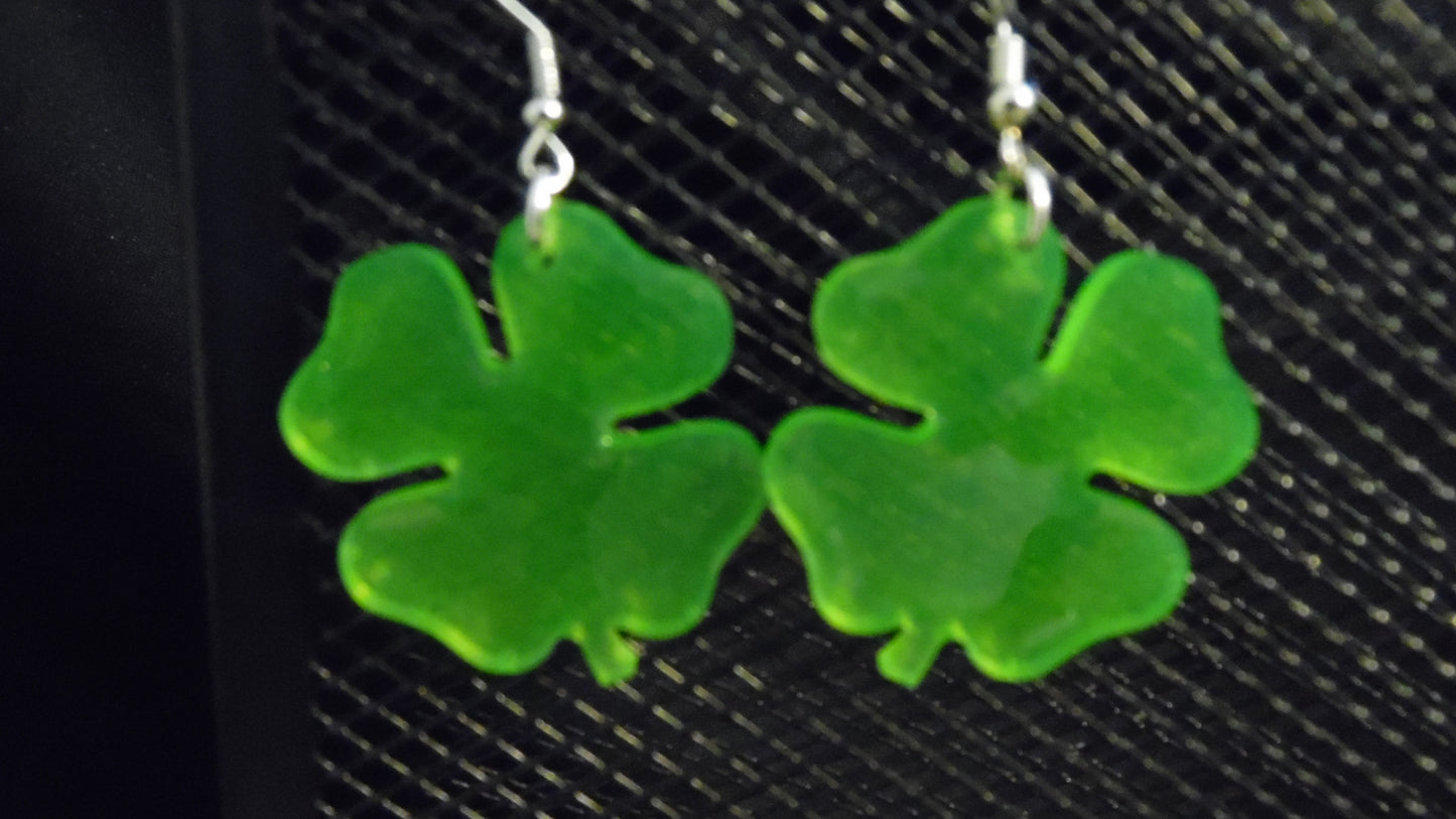 Medium Shamrock Earrings